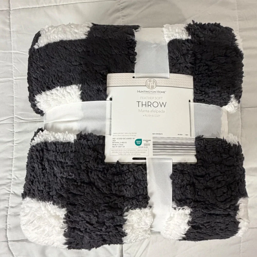 Huntington Home Throw 60x70 Black White‎ Checkered Plush Cozy NEW